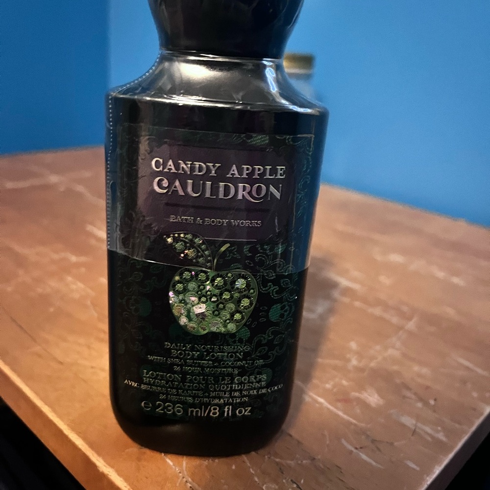 New Bath & Body Works Candy Apple Cauldron Body Lotion